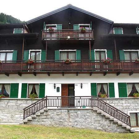 Casa Alpina Don Guanella Couette-café 3*