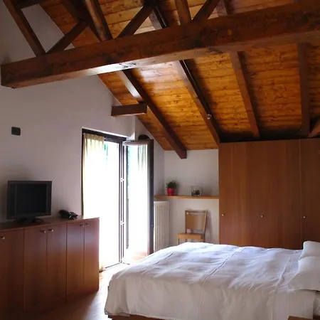 Casa Alpina Don Guanella Bed and Breakfast 3*