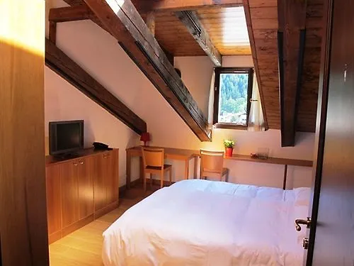 Casa Alpina Don Guanella 3* マクニャーガ